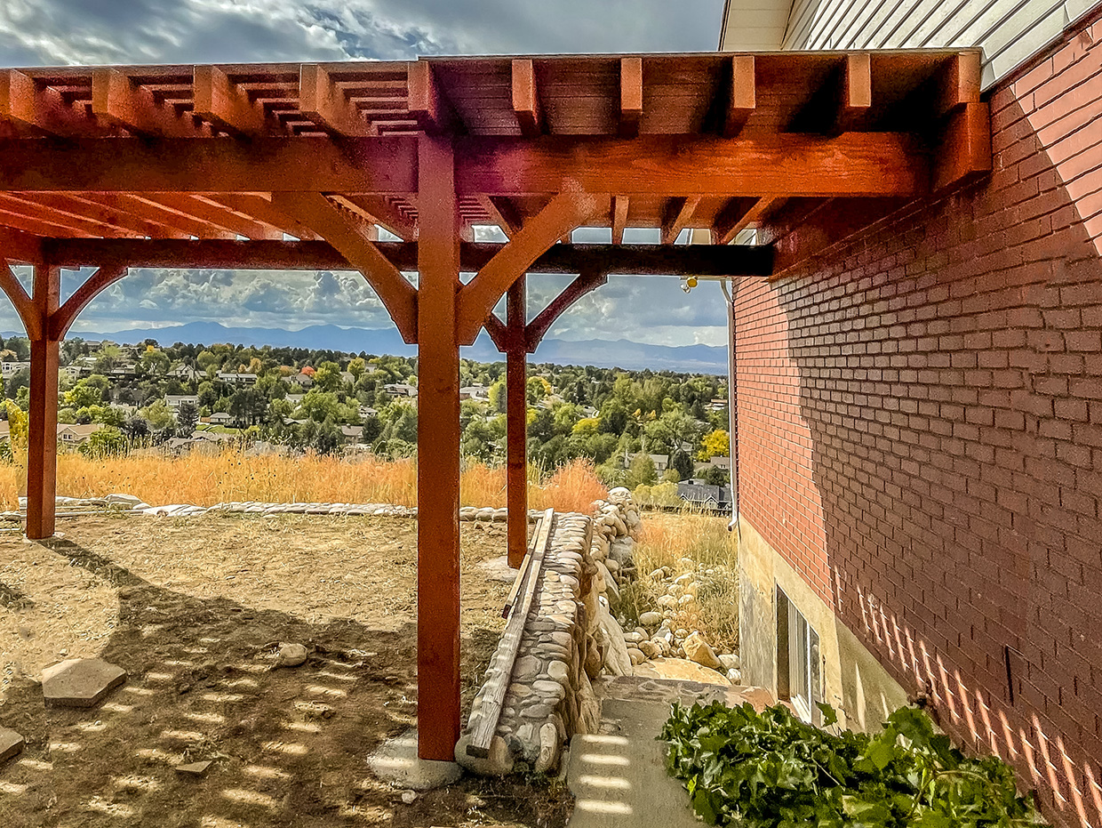 JoubertChristine-cantillever-covered-walkwway-pergola
